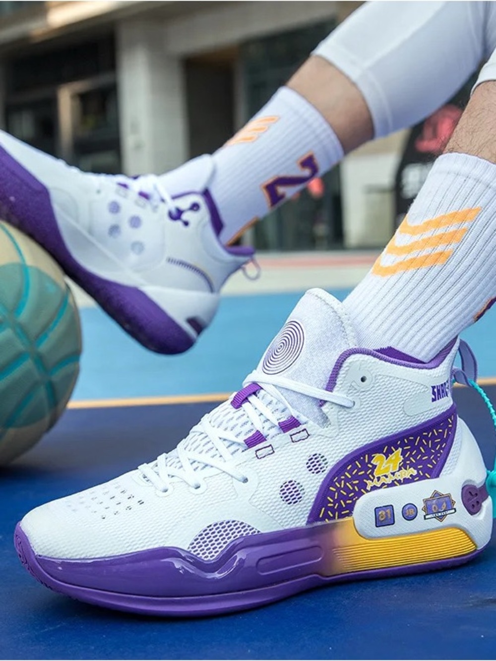 NIB Mamba 24 Sneakers